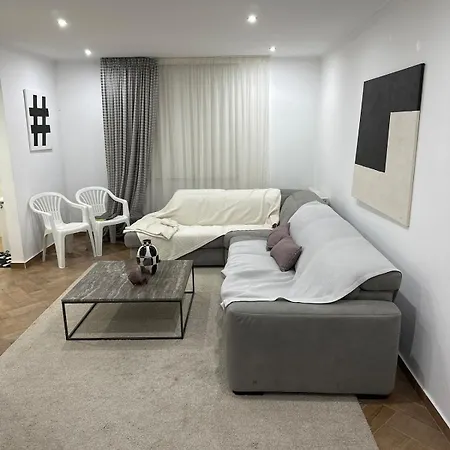 펜션 Modern House In 라르나카