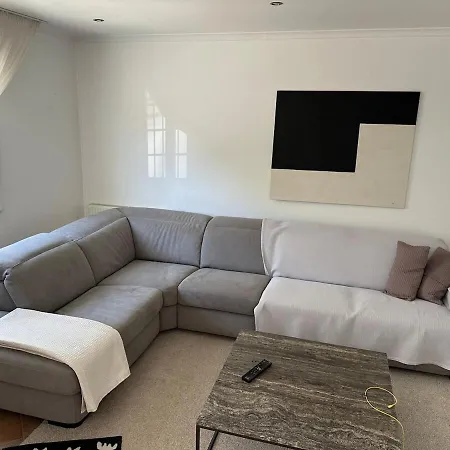 Modern House In بيت للعطل *