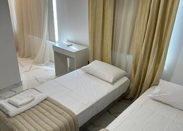 Modern House In Case de vacanță *